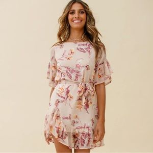 SELFIE LESLIE - INDIKAH- AZEALIA RUFFLE HEM DRESS 
In beige size S
New with tag